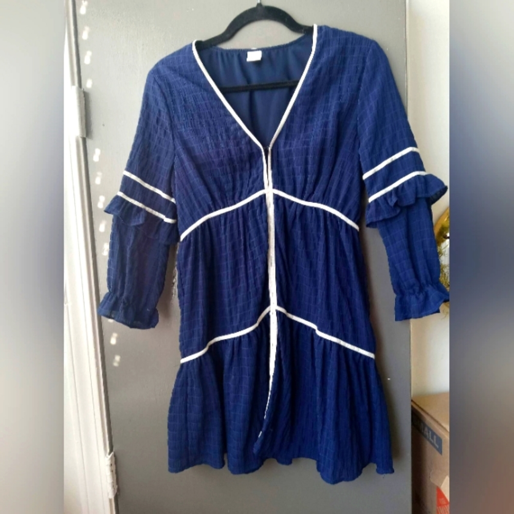 ále by alessandra navy and white dress xs textured and structured